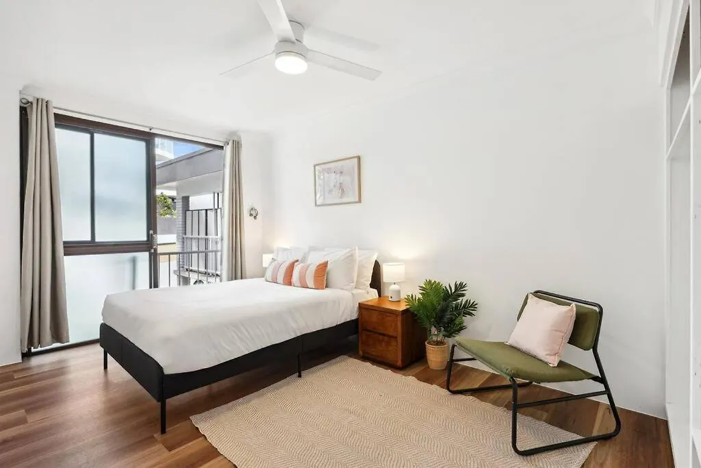 Coastal Hideaway On Palm Beach Gold Coast